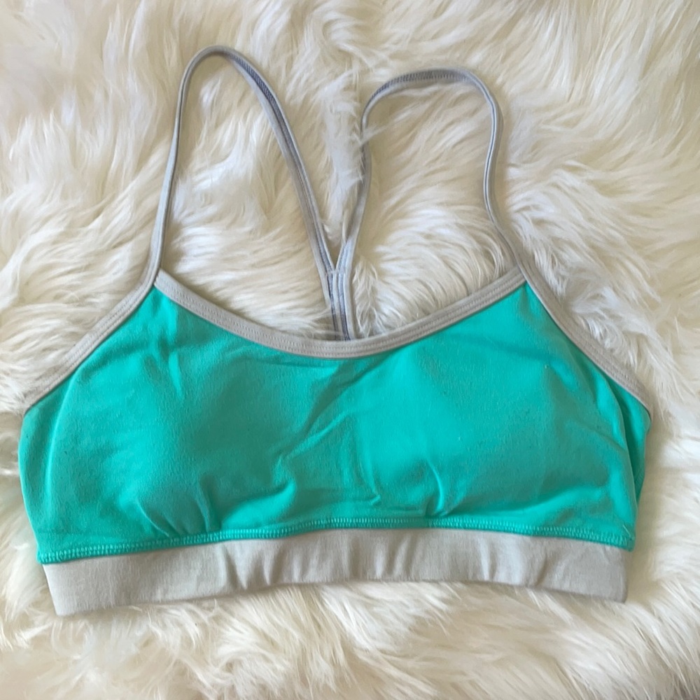 Lululemon sports bra